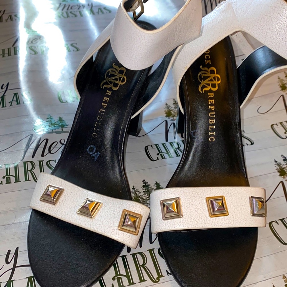 Rock Republic Studded white and black heels